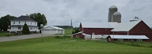 Day 1, farms along the Way, photo 1