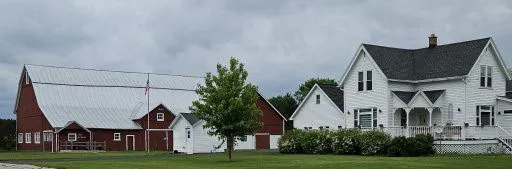 Day 1, farms along the Way, photo 3